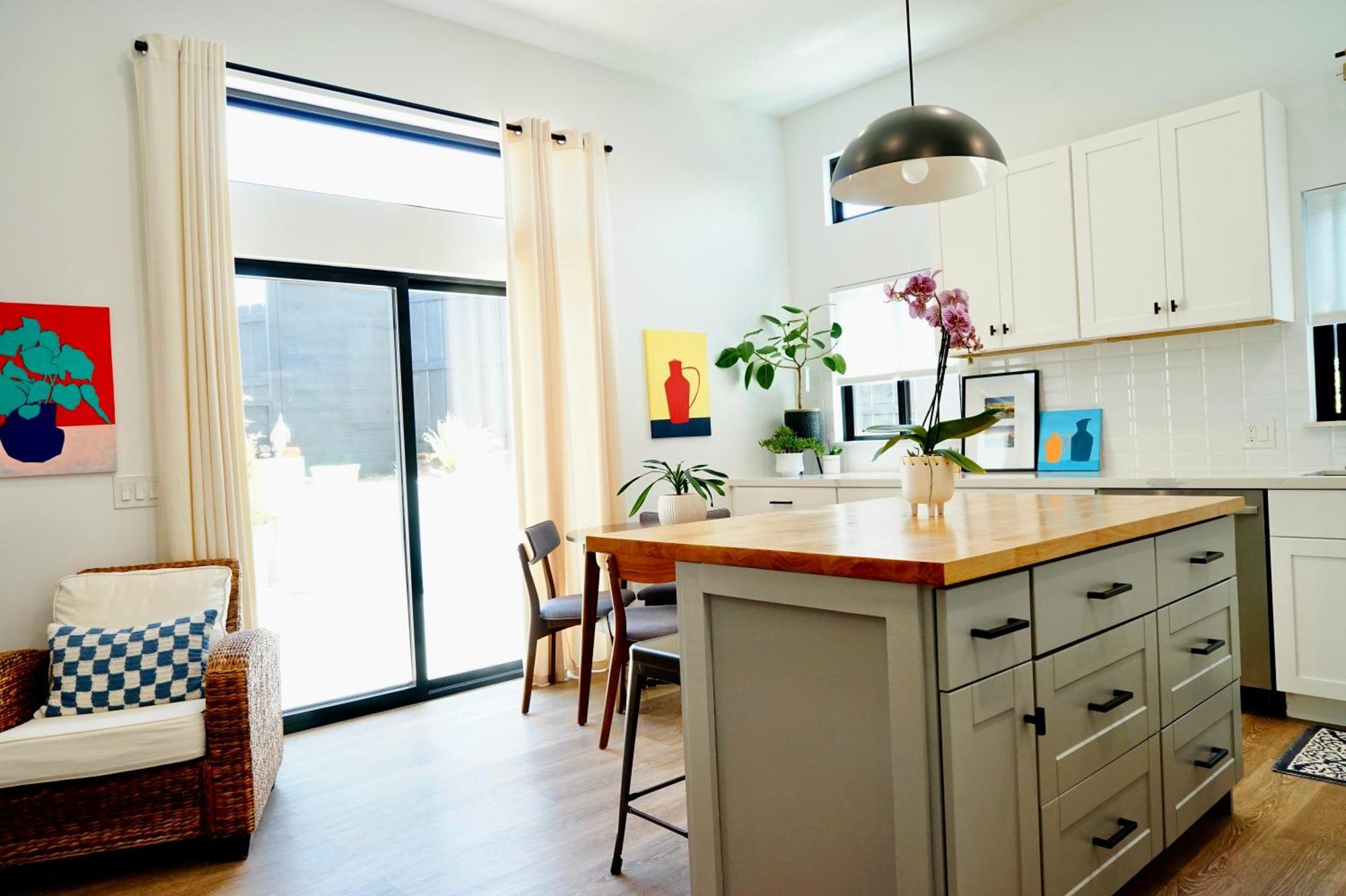 Newly Built, Bright, And Modern Guest Holiday home